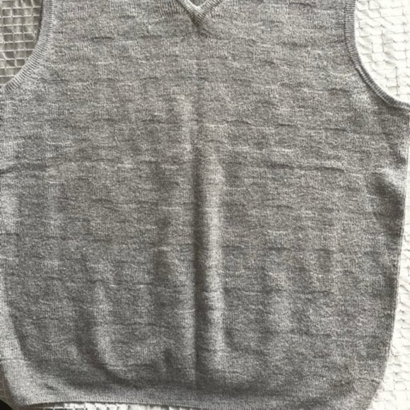 CALVIN KLEIN VEST SIZE M - Picture 2 of 6